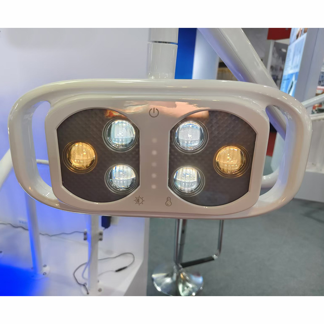 6LED الأسنان مصباح التشغيل عن  - مراجعة Teeth Whitening Dental وسعره